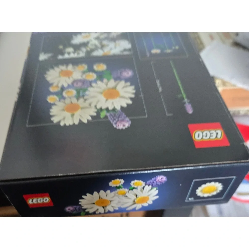LEGO Botanicals Daisies 11508 Building Toy Set 133 Pieces White Yellow Flowers